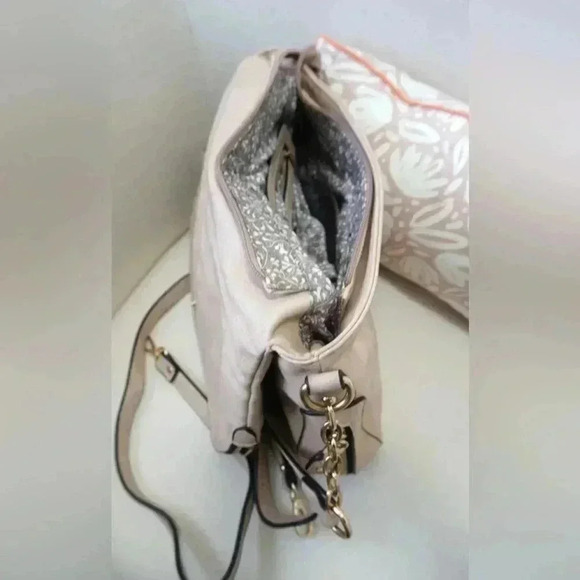 URBAN EXPRESSIONS Certified Vegan soft pink Shoulder Bag - Picture 2 of 7